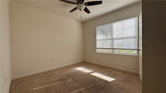 Building Photo - 1650 Quaker Ln