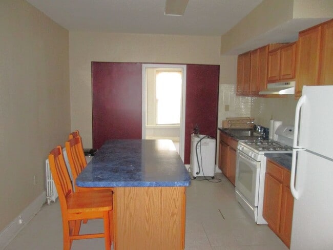 Building Photo - 0929-Castle