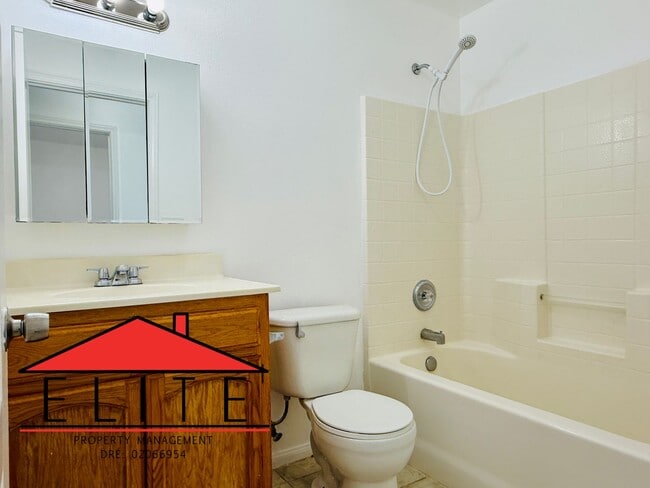 Building Photo - AVAILABLE NOW!!!