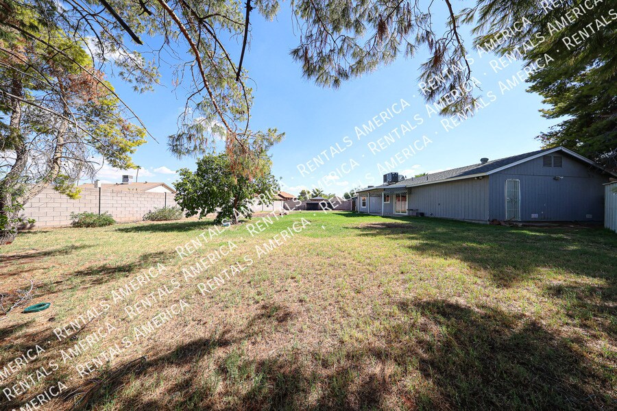 Building Photo - 15851 N 23rd St