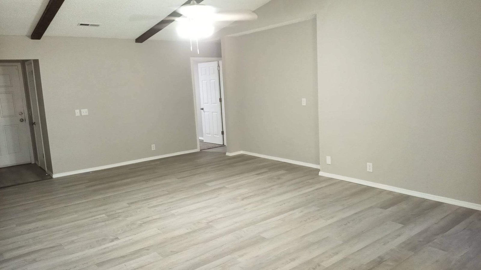 Building Photo - 4408 S Cypress Ave