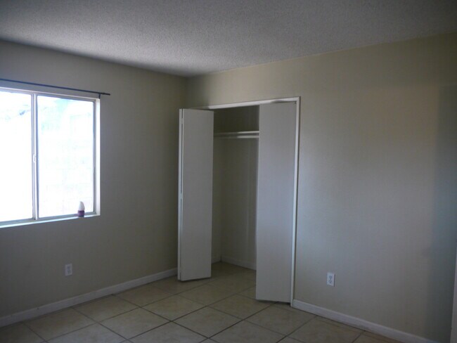 Building Photo - Fully Remodeled 4-Bedroom Home for Rent – Move-In Ready