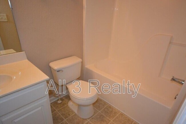 Building Photo - 142 Brookview Dr