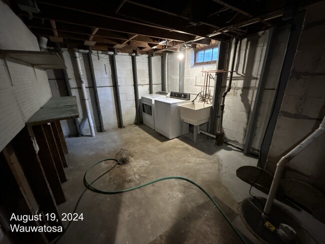 Building Photo - 9431 W Marion St