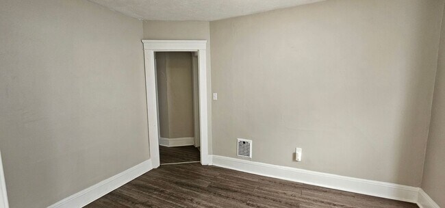 Building Photo - 10325-10325 Bernard Ave