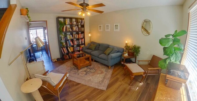 Building Photo - 3D Tour Available - Fenced in + Recently Updated + Washer & Dryer + Pet Friendly! Available May 1st!