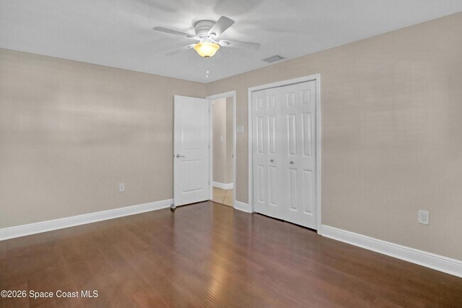 Building Photo - 410 Sparrow Dr