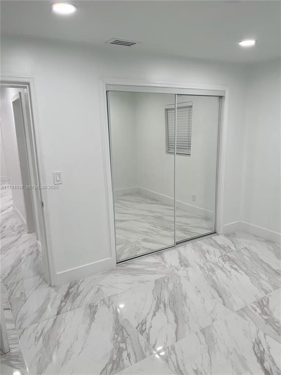 Building Photo - 4337 SW 49th St
