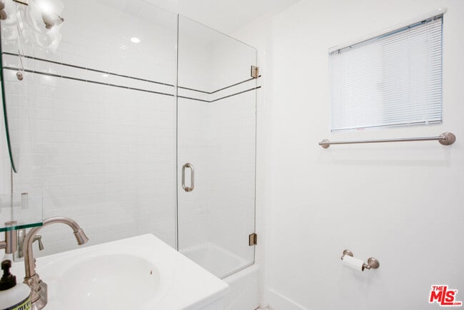 Building Photo - 6217 Poppy Peak Dr