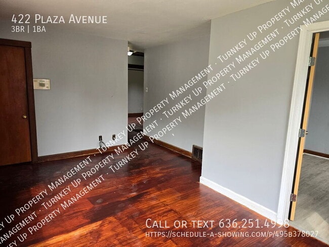 Building Photo - 422 Plaza Ave