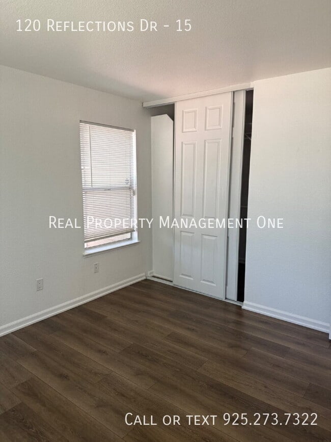 Building Photo - 120 Reflections Dr