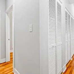 Building Photo - 1154 E 54th Pl