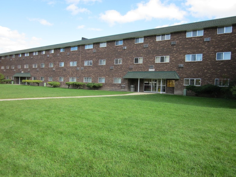Fairhaven Village Apartments 16751735 N Marywood Ave Aurora IL 60505