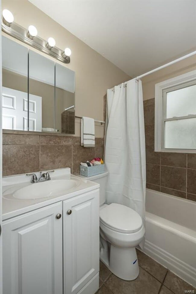 Building Photo - 9906 Calumet Dr