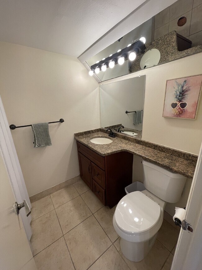 Building Photo - Seaport Village Available November 1st 2026 for a 7-12 month lease