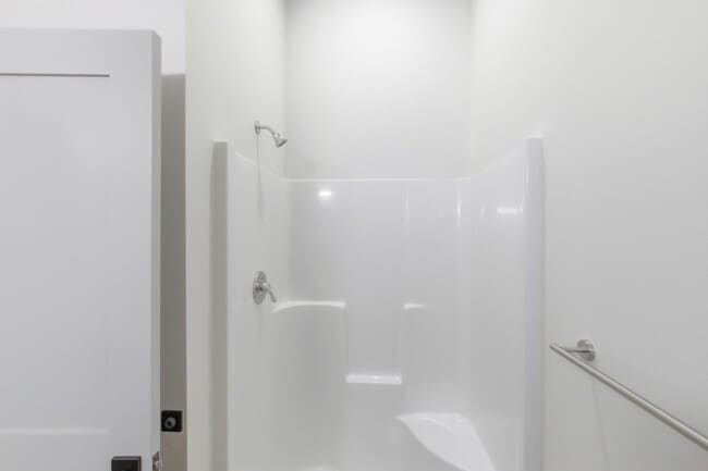 Building Photo - WINTER SPECIAL - NEWLY RENOVATED DOWNTOWN SALEM STUDIO