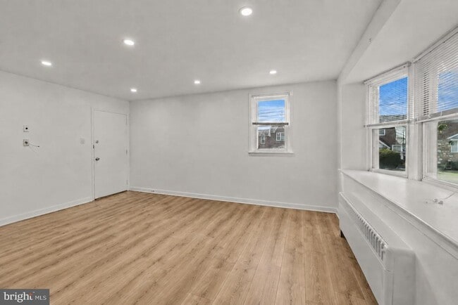 Building Photo - 133 E Walnut Park Dr
