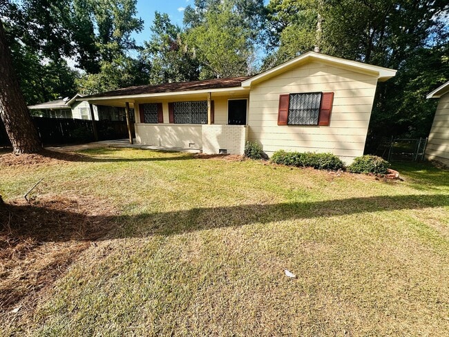 Building Photo - 722 Myrtlewood Dr