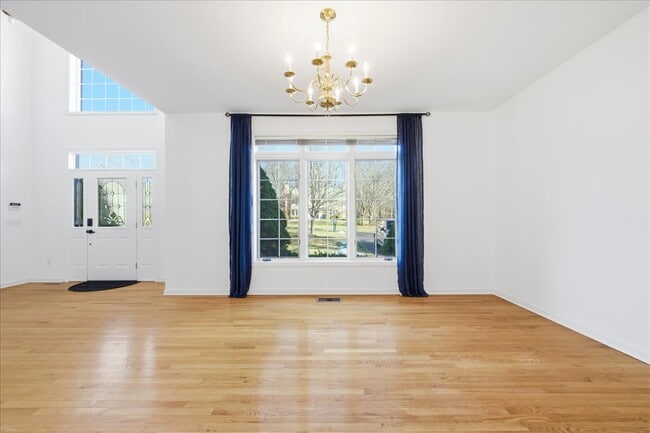 Building Photo - 48 Blue Hills Dr