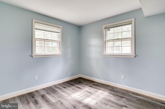 Building Photo - 5001 Ninian Ct