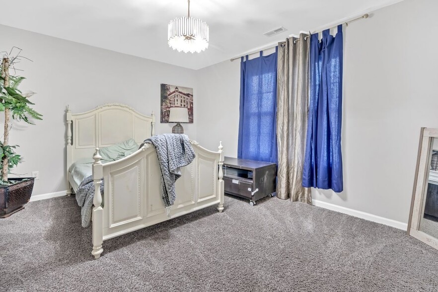 Building Photo - 5077 Stonewood Pines Dr