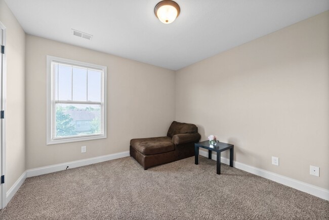 Building Photo - 1006 Sunrise Dr