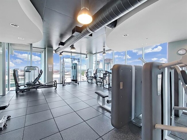 Building Photo - 777 N Ashley Dr