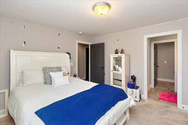 Building Photo - READY FOR SHOWINGS! 4BR Home in Blackman School district