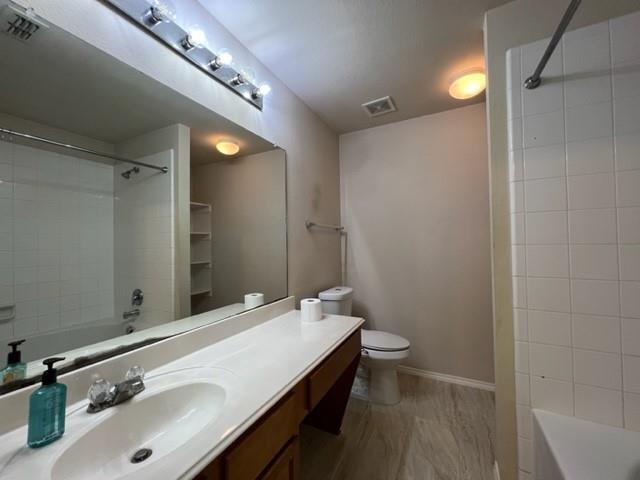 Building Photo - 712 W Linden Ave