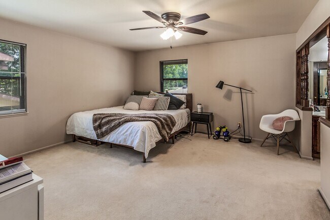 Building Photo - 3 Bedroom 2.5 Bath in Parkwood, Fort Collins