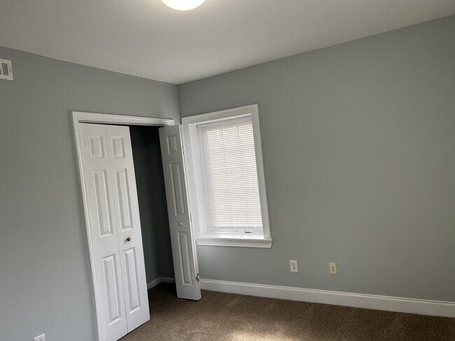 Building Photo - 2367 Cascade Rd