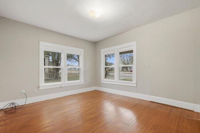 Building Photo - 1341 Hickory St