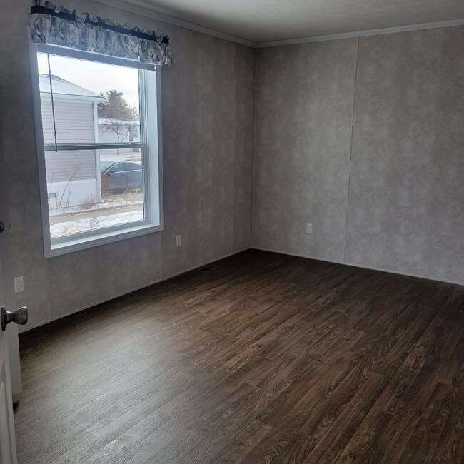 Building Photo - 209 Golfview Ct