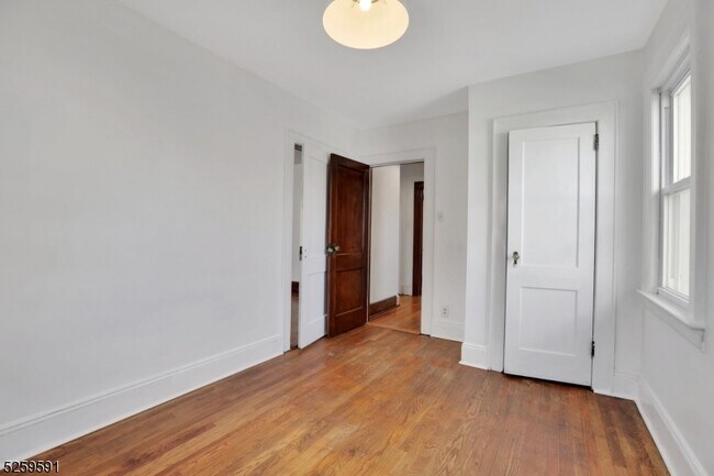 Building Photo - 65 10th St