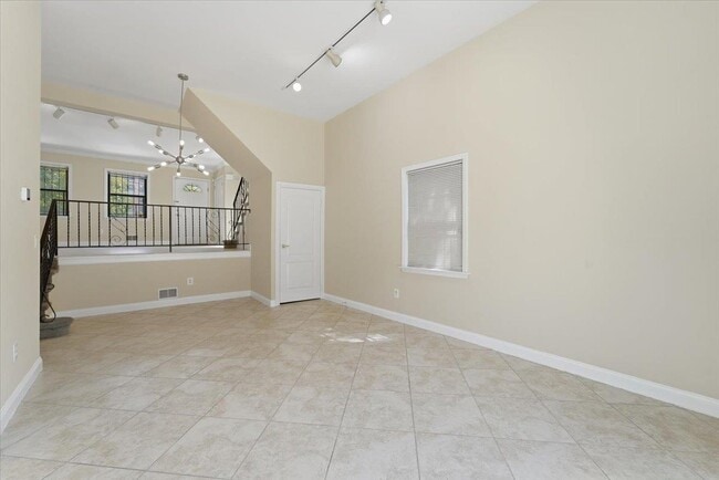 Building Photo - 295 9th St