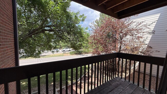 Building Photo - 2 Bedroom 2 Bathroom Condo in Red Fin!