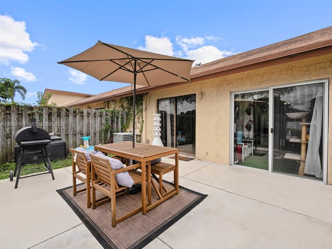 Building Photo - 11065 NW 38th Pl