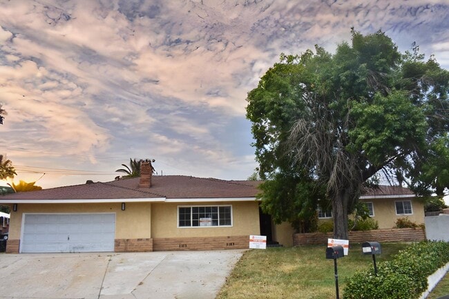 Primary Photo - 9115 Encina Ave