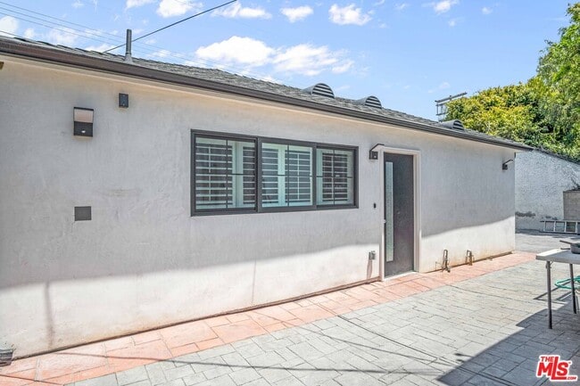 Building Photo - 8322 Colegio Dr