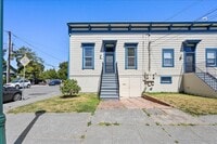 Building Photo - 308-1820 Spruce St
