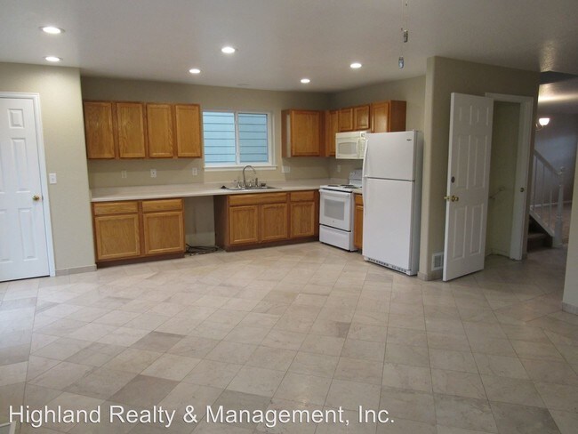 Building Photo - 4 br, 3 bath House - 1174 Sunbird Ave