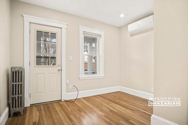 Building Photo - 42 Parsons St