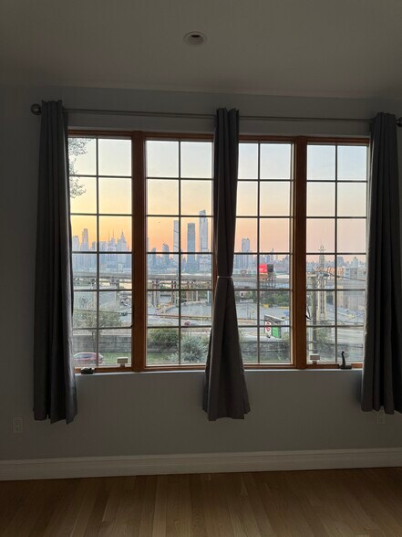 Building Photo - 315-1 Park Ave