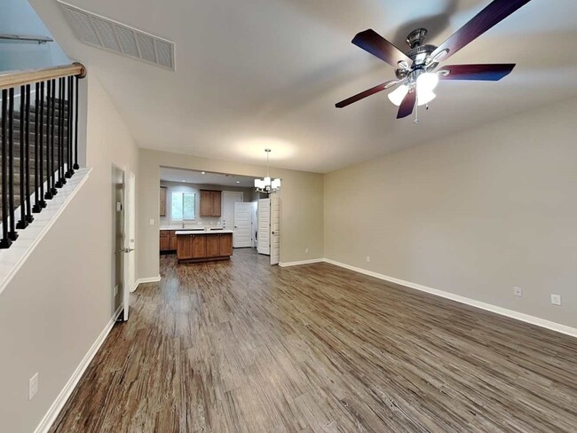 Building Photo - 179 Holly St