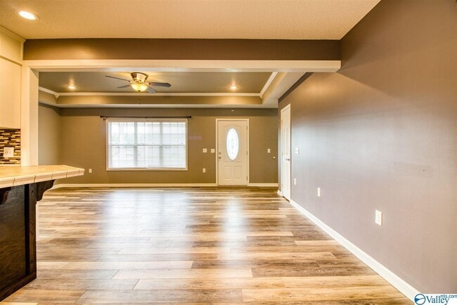 Building Photo - 328 Land Cir