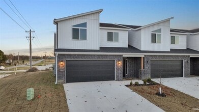 Building Photo - 1861 Lapis Ave