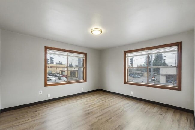 Building Photo - 403 1/2 Garfield St S-19