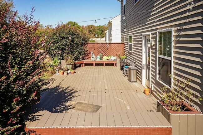 Building Photo - Beautiful 3-Bedroom Single Family Home wit...