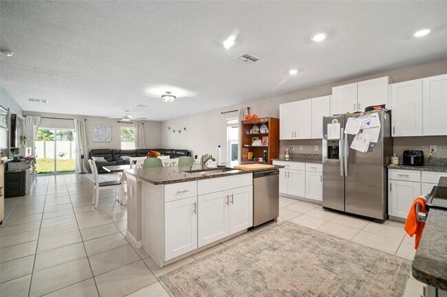 Building Photo - 5430 Blue Azure Dr
