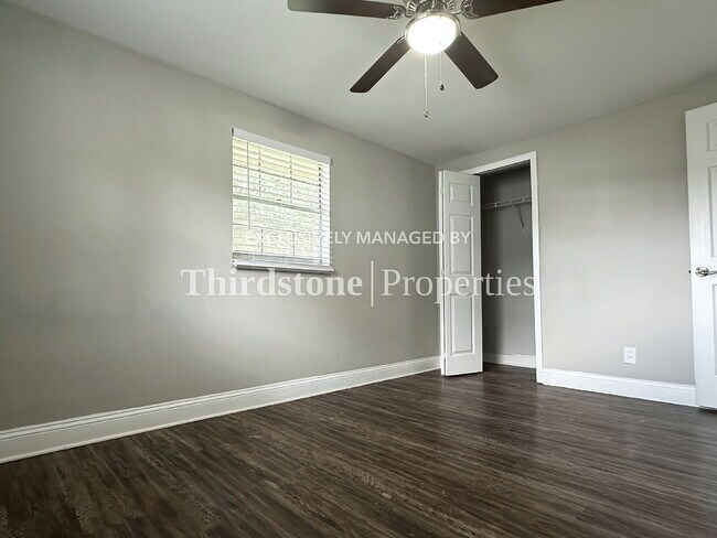 Building Photo - 455 W Clermont Dr